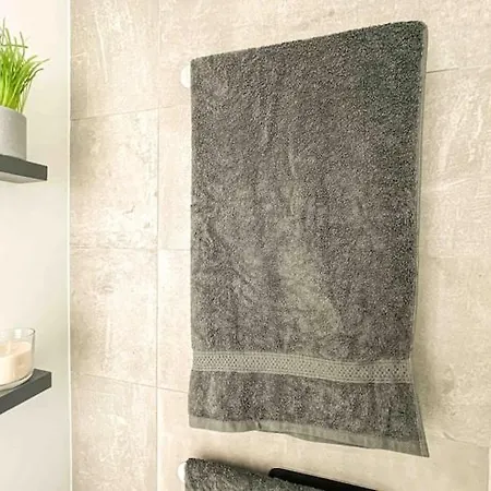 Gasthof Luxuriöses Zwei - Raum - Apartment, Netflix/Prime Leipzig
